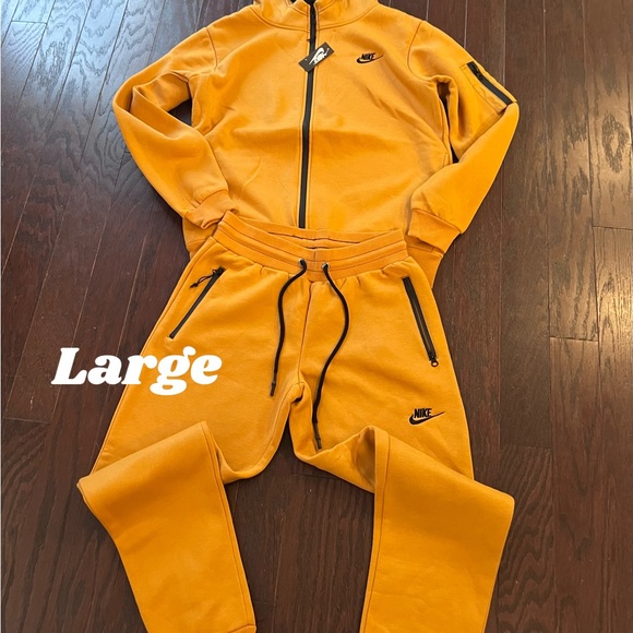 mens nike jogging suits